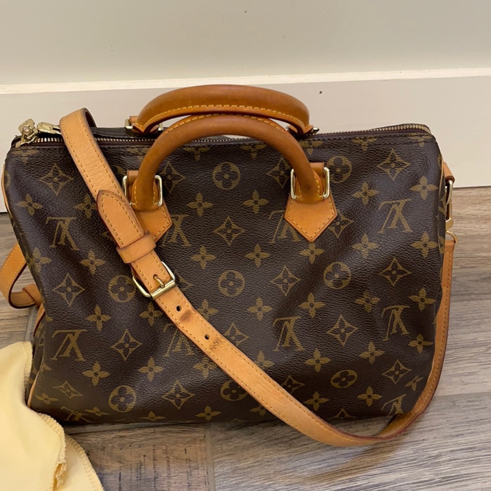 Louis Vuitton Speedy 30 Bandouliere with dust bag, lock and key, no box